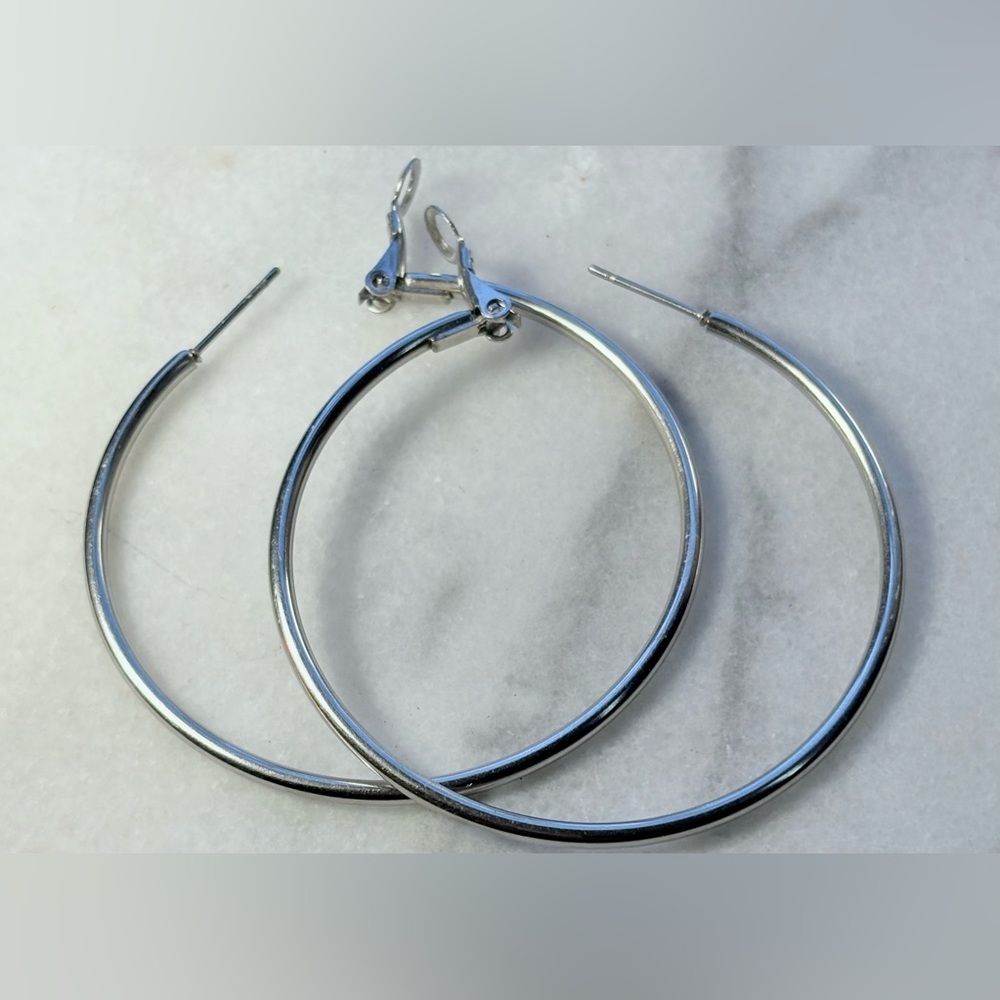 silver gorgeous Elegant Silver Hoop Earrings about 1.5” nwot